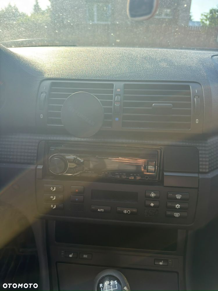 BMW Seria 3 316i - 17