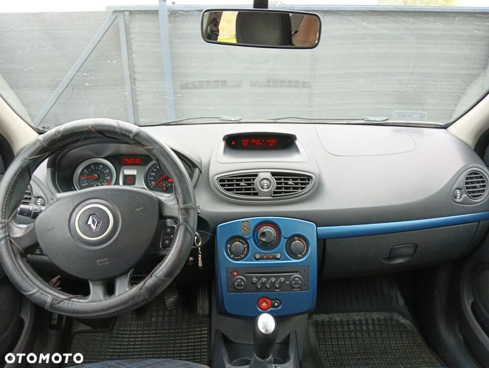 Renault Clio 1.2 16V Authentique - 9