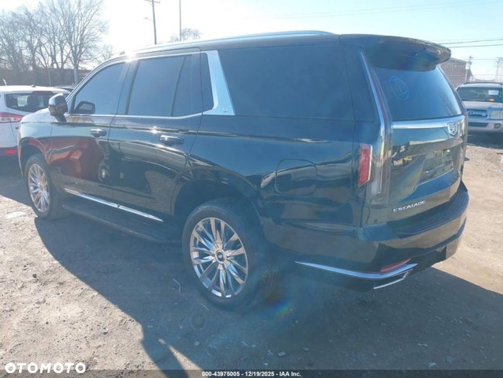 Cadillac Escalade - 3