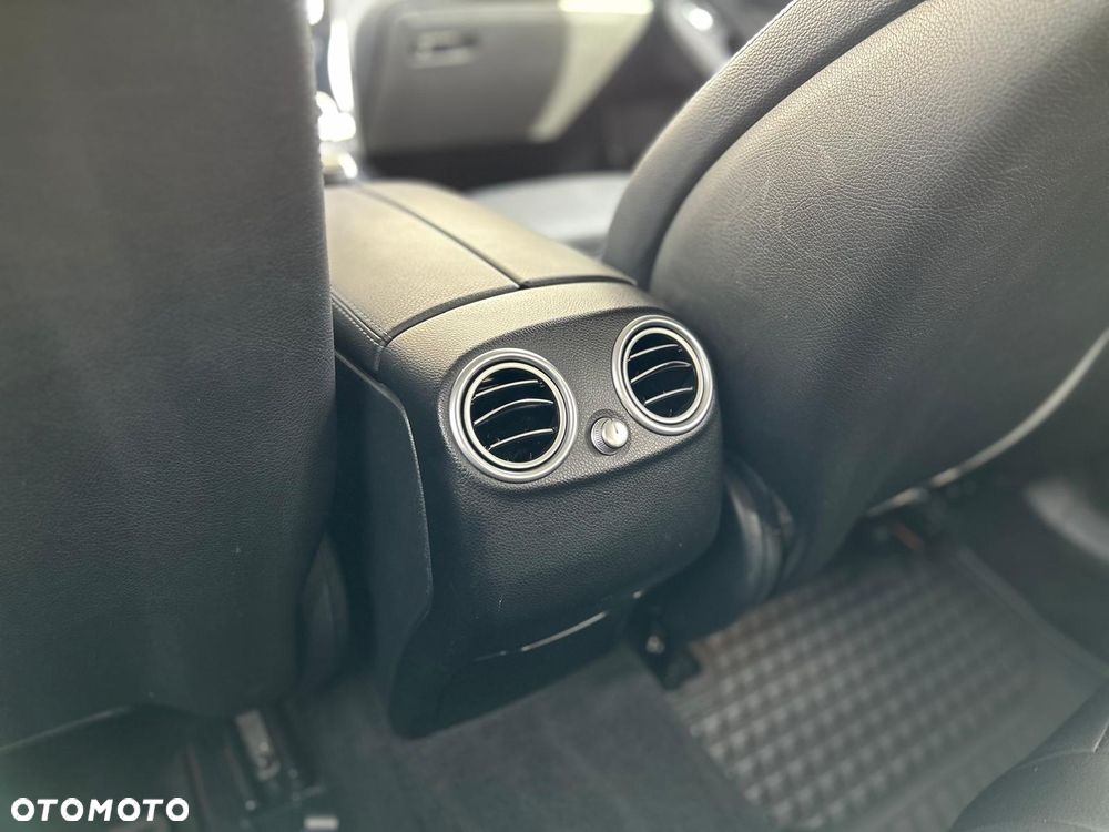 Mercedes-Benz GLC 220 d 4Matic 9G-TRONIC AMG Line - 20