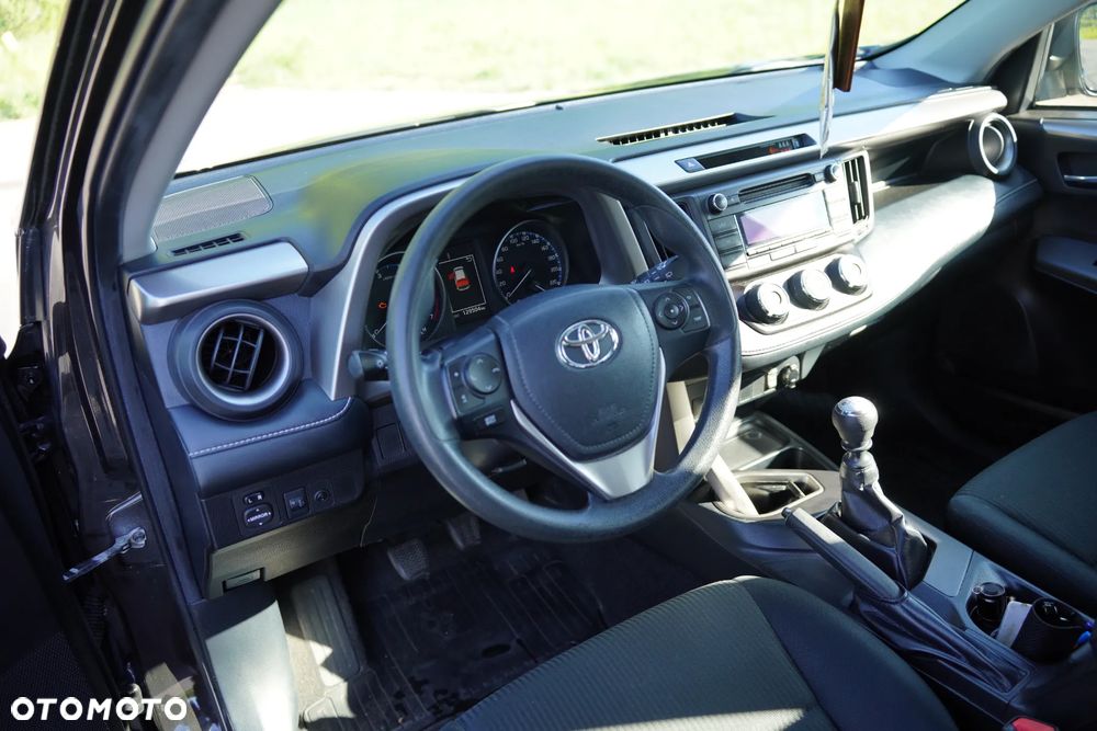 Toyota RAV4 2.0 D-4D Active 4x2 - 19