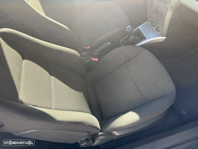 Opel Astra GTC 1.4 - 23