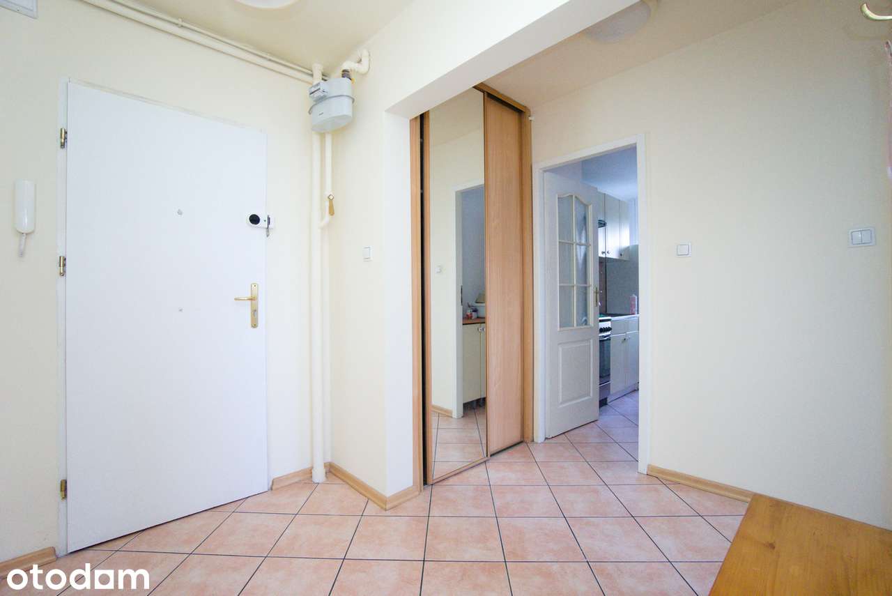 balkon, parking pod blokiem, blisko do centrum i uczelni