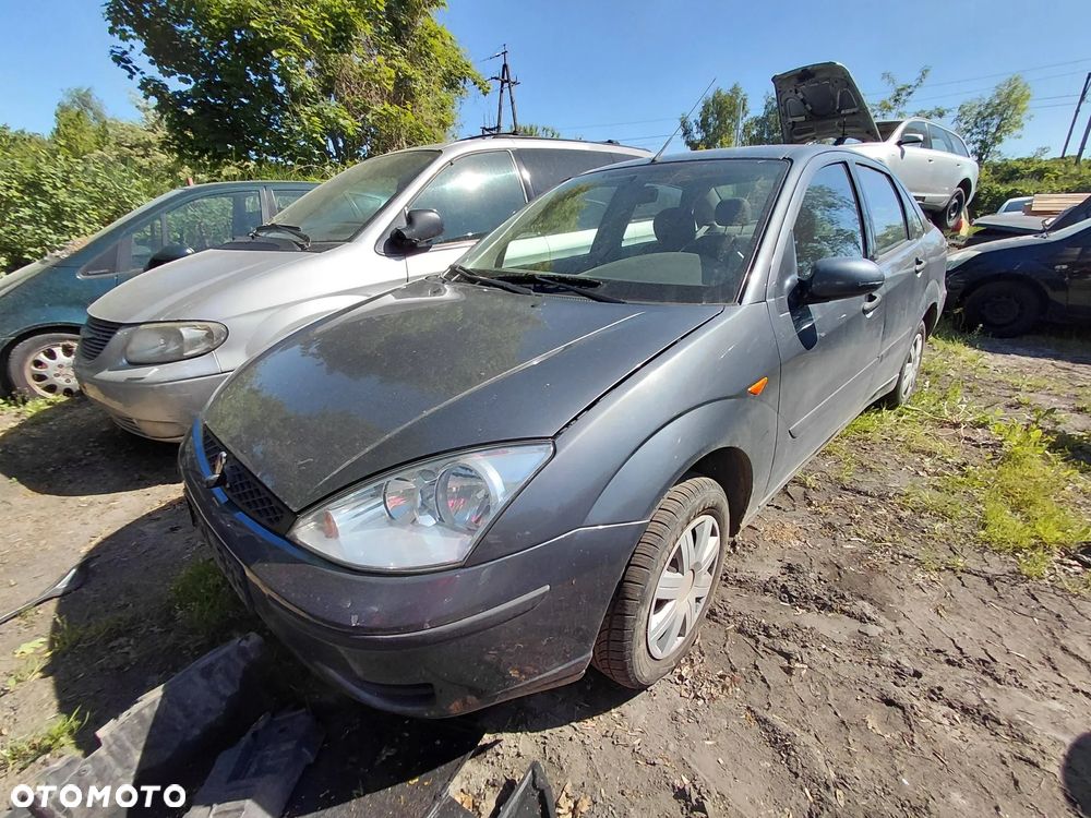 Na części: Ford Focus  Rok 2004 Pojemność 1596 Moc 74 kw Benzyna - 2