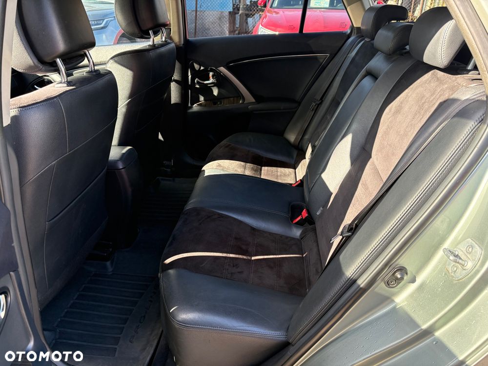 Toyota Avensis 2.0 D-4D Executive - 23