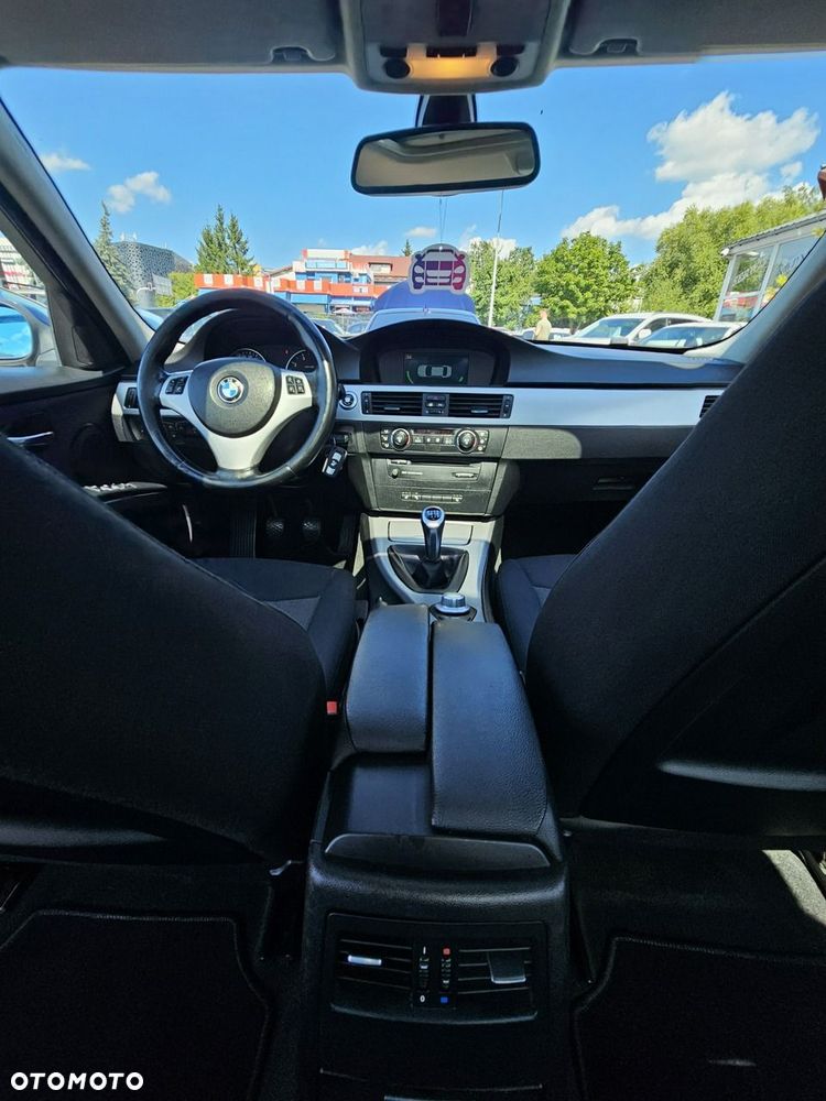 BMW Seria 3 - 36