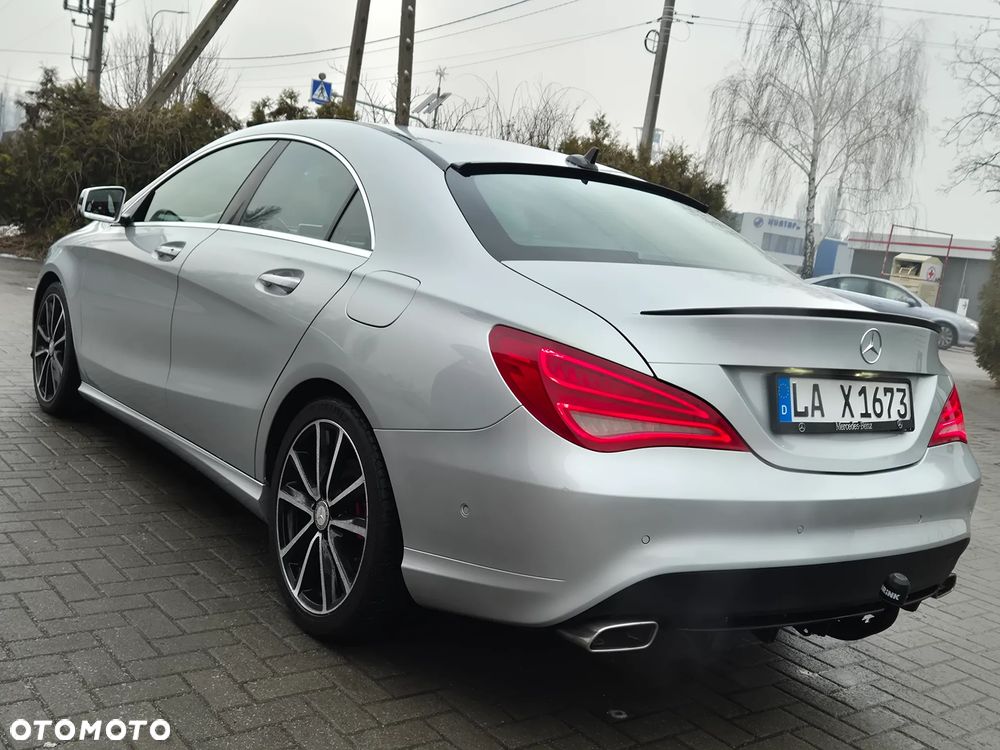 Mercedes-Benz CLA 180 AMG Line - 10