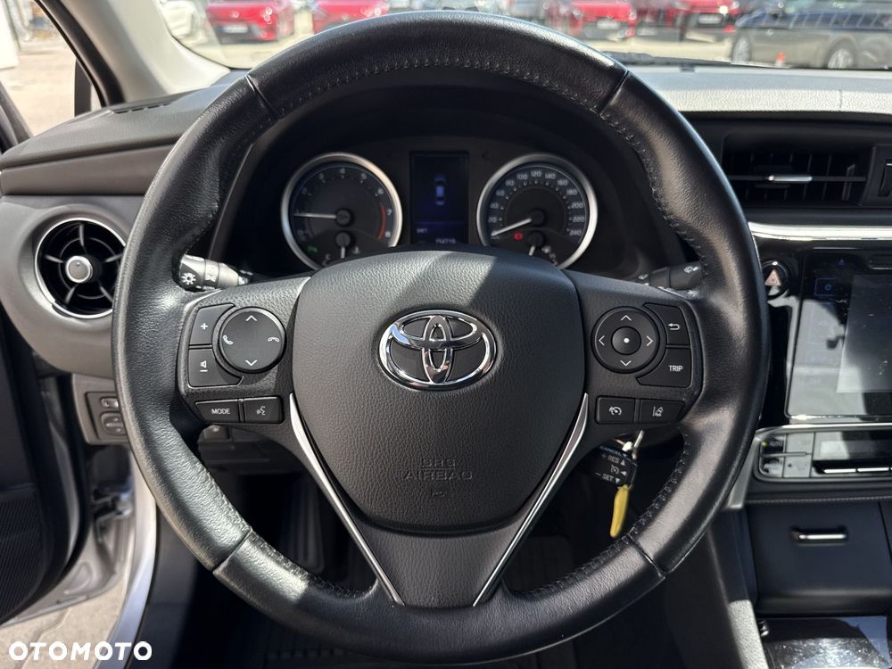 Toyota Corolla - 15
