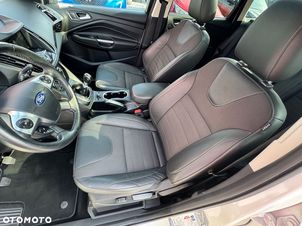 Ford Kuga 2.0 TDCi AWD ST-Line - 14