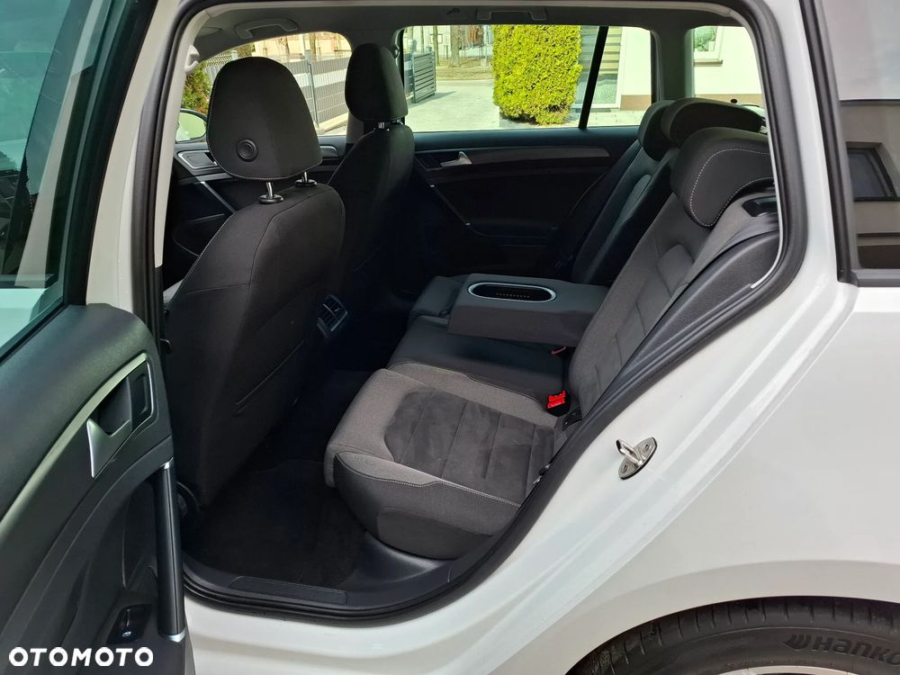 Volkswagen Golf 1.5 TSI OPF R-Line - 20