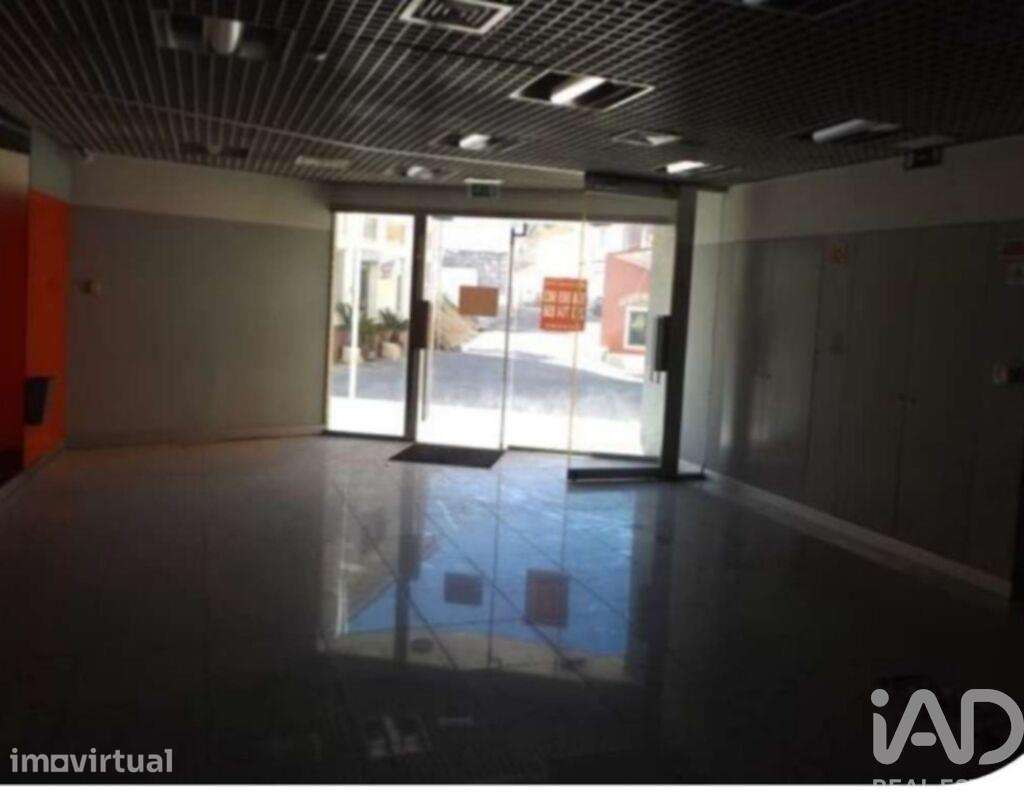 Comércio diverso em Amiais de Baixo de 347,00 m2