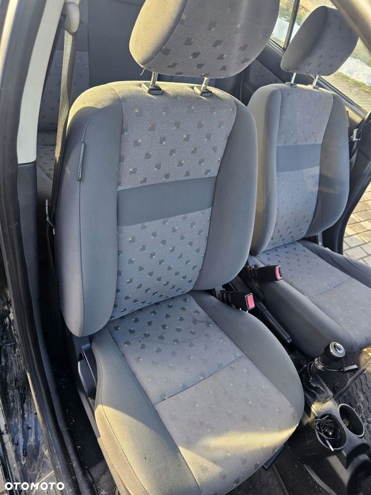 Fotel przedni prawy pasażera Hyundai Getz 5D - 1