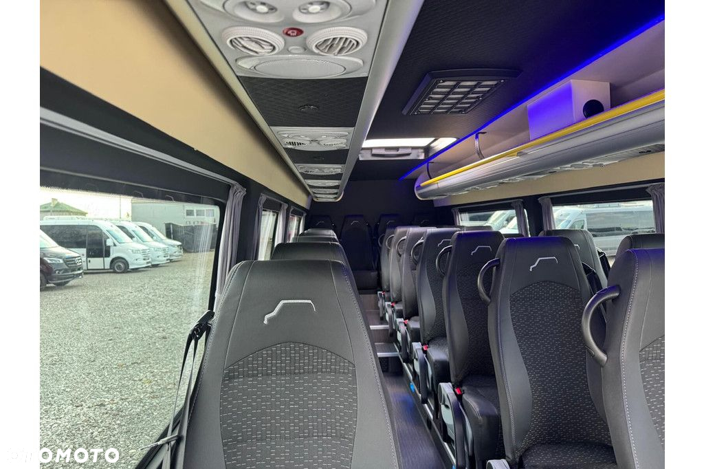 Mercedes-Benz Sprinter 519 - 12