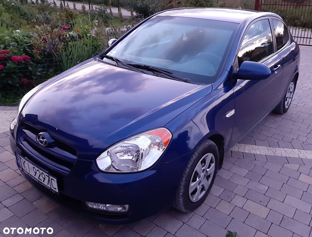 Hyundai Accent - 2
