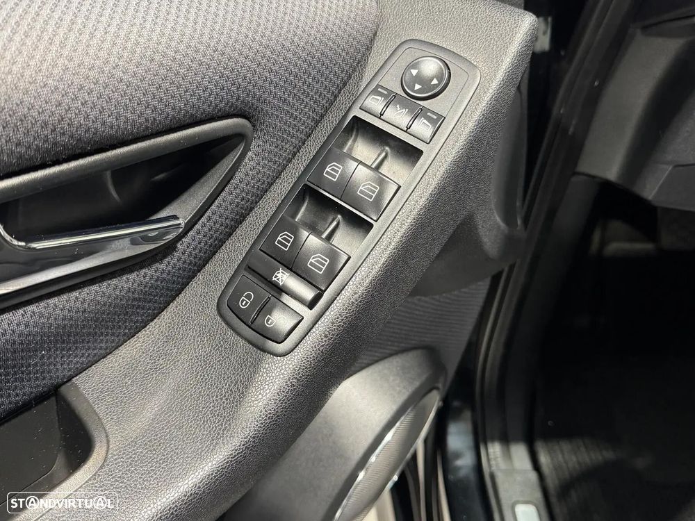 Mercedes-Benz B 180 CDI - 12
