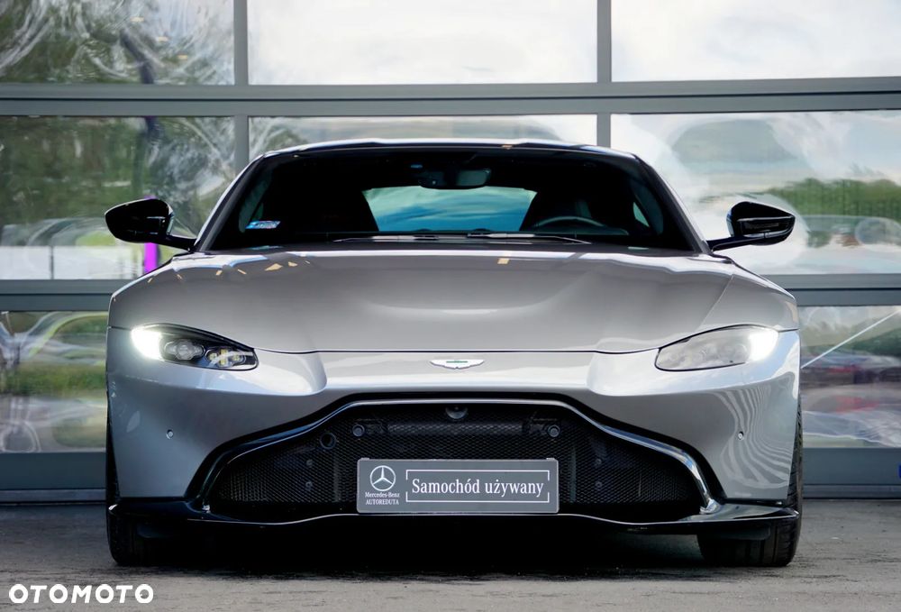 Aston Martin V8 Vantage - 4