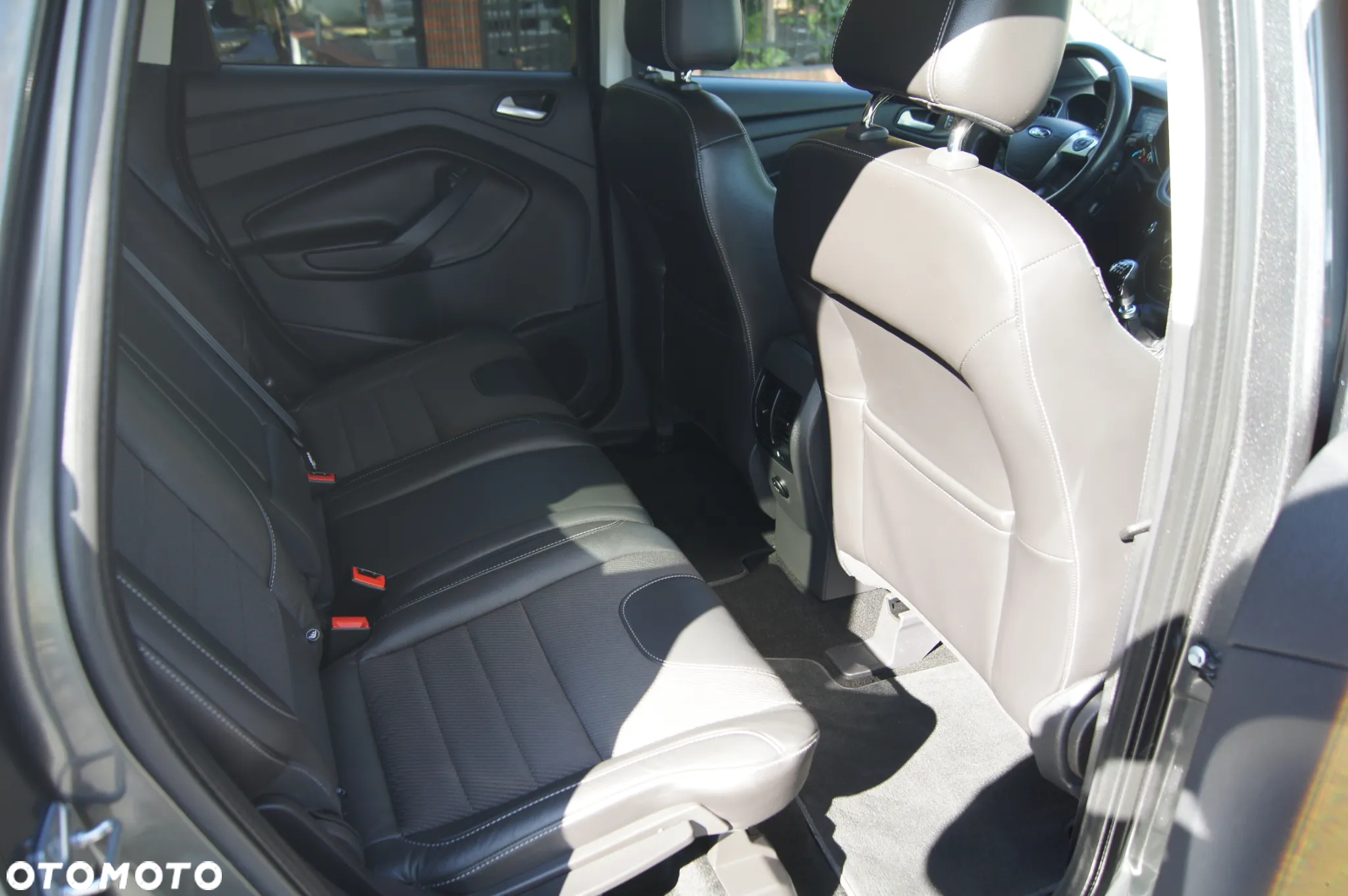 Ford Kuga 1.5 EcoBoost 2x4 Titanium - 14