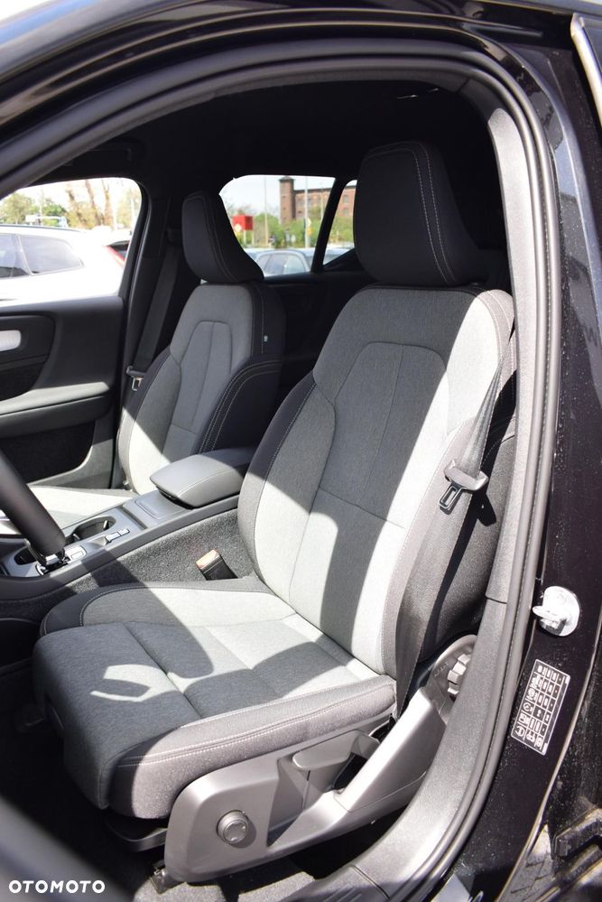 Volvo XC 40 - 18