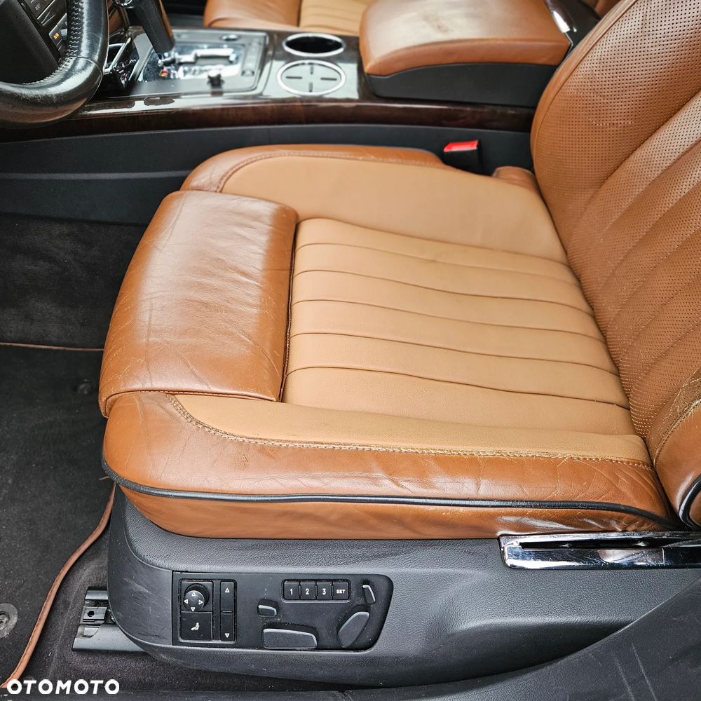 Volkswagen Phaeton - 24