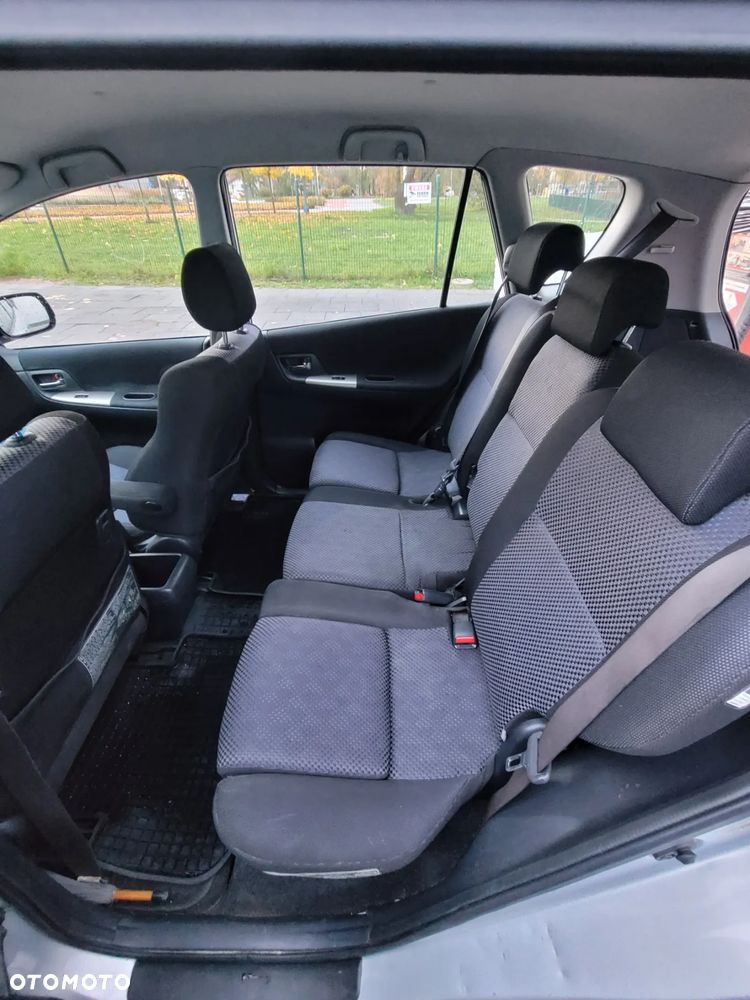 Toyota Corolla Verso 2.0 D-4D - 5