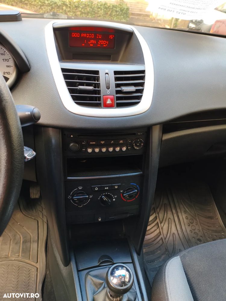 Peugeot 207 1.4HDI Premium - 16