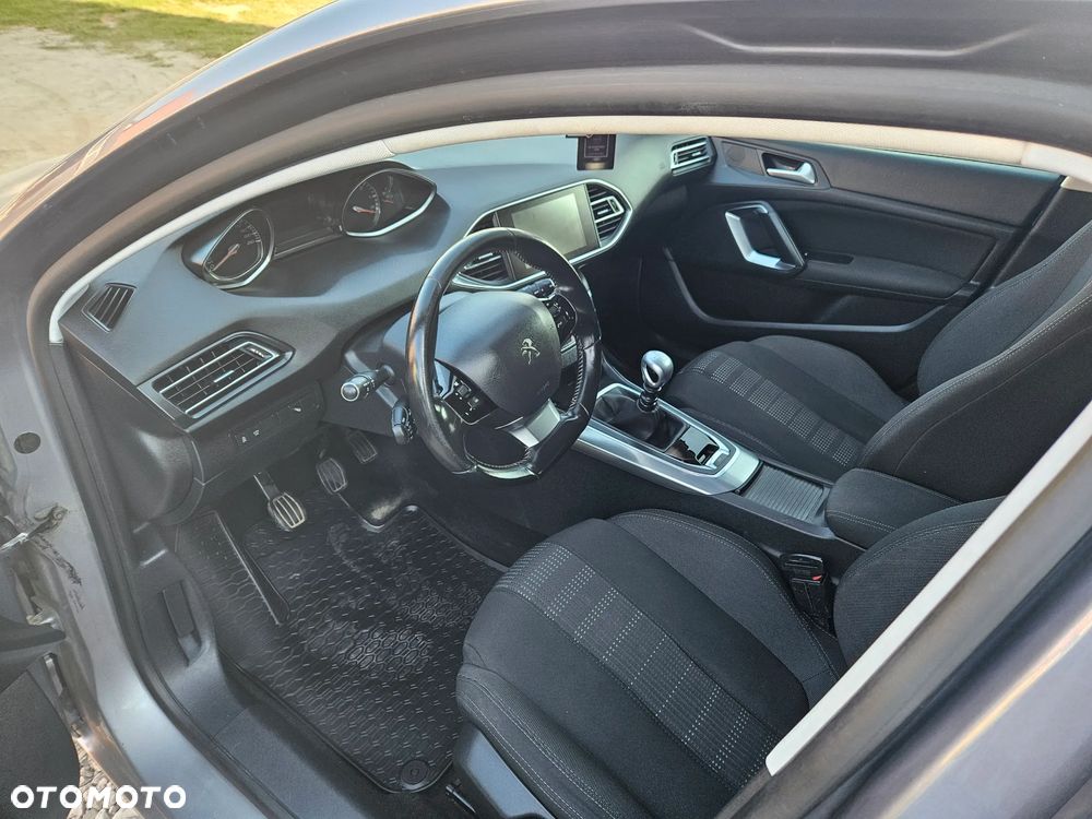 Peugeot 308 - 16