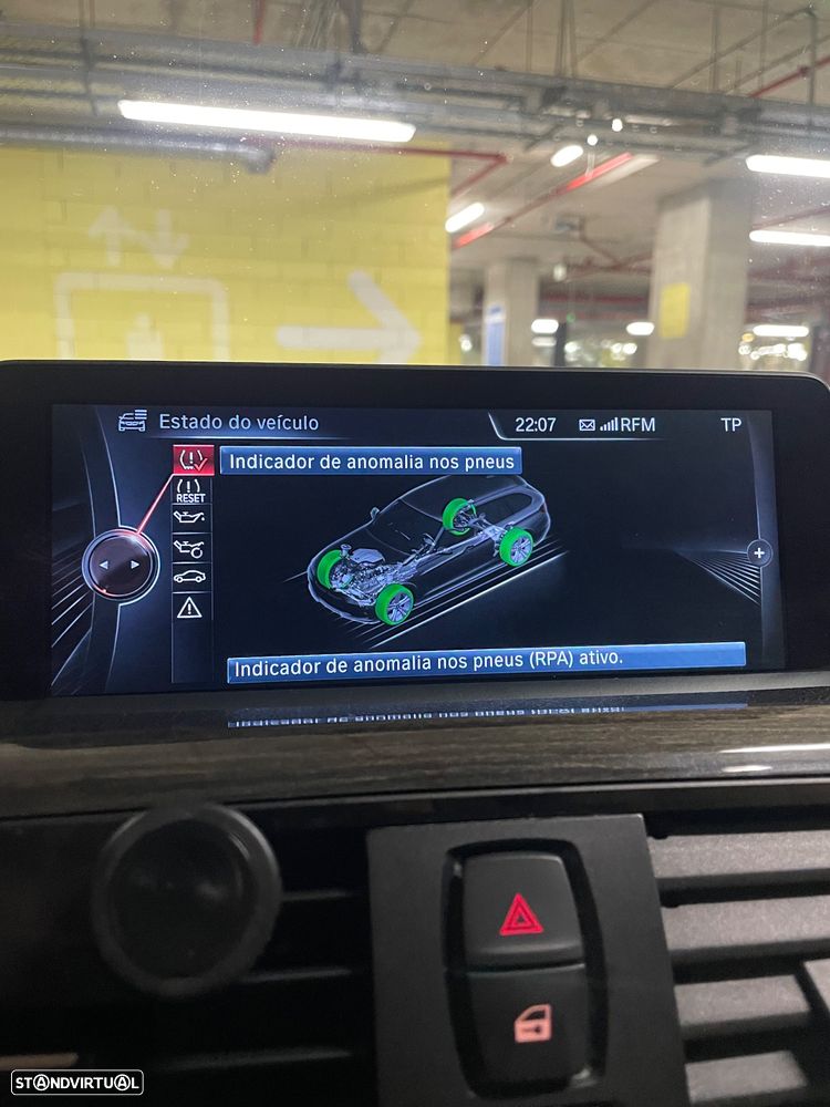 BMW 318 d Touring Aut. Luxury Line - 35