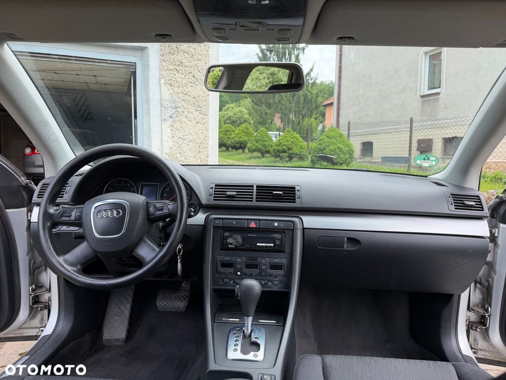 Audi A4 Limousine - 10
