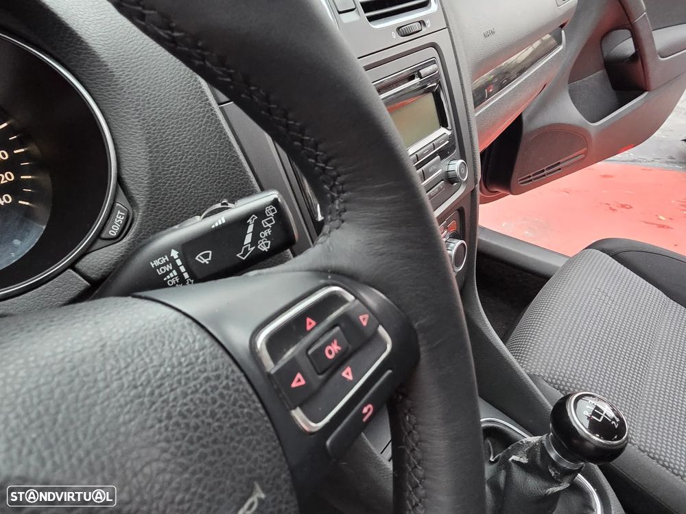 VW Golf 2.0 TDi Confortline - 19