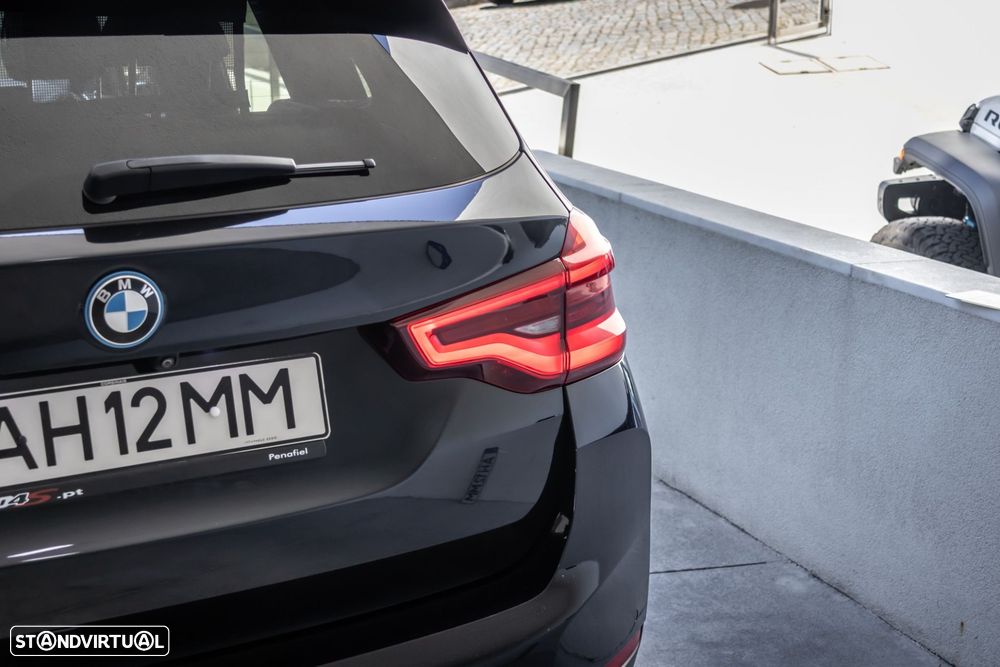 BMW iX3 Inspiring - 14