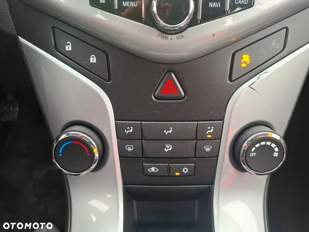 Chevrolet Cruze 1.6 LT - 17