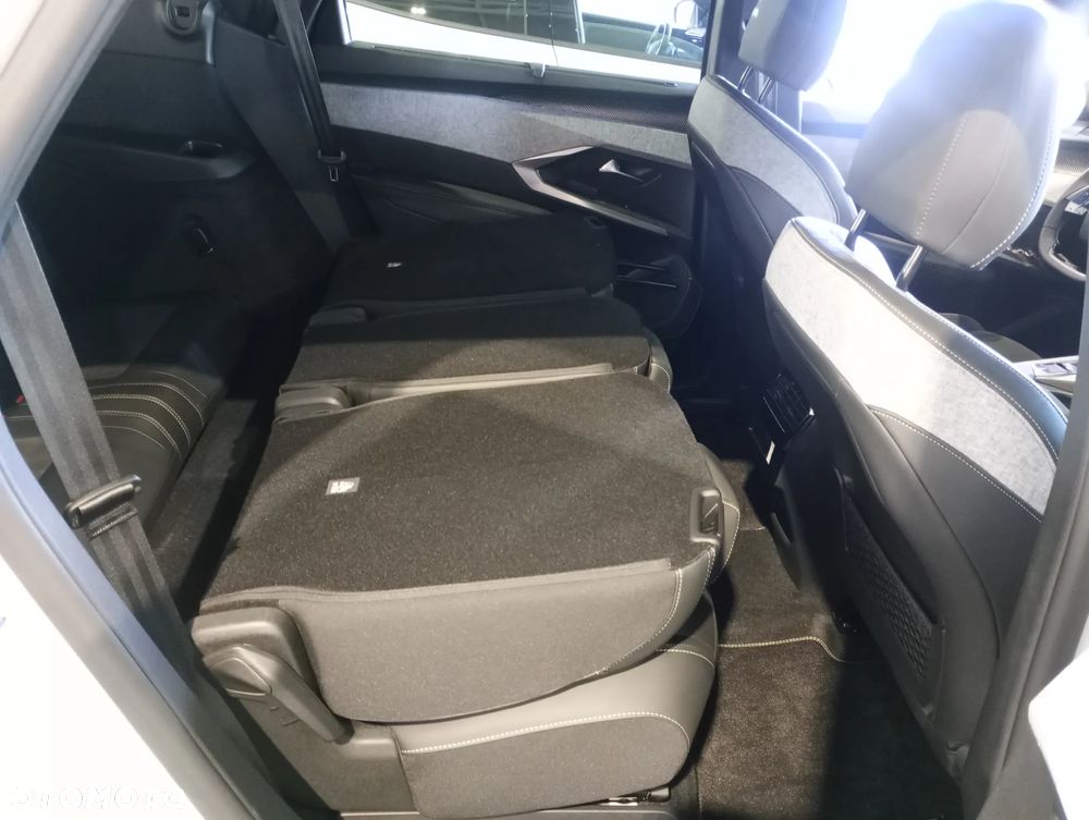 Peugeot 5008 1.2 PureTech mHEV GT S&S e-DCS6 - 15