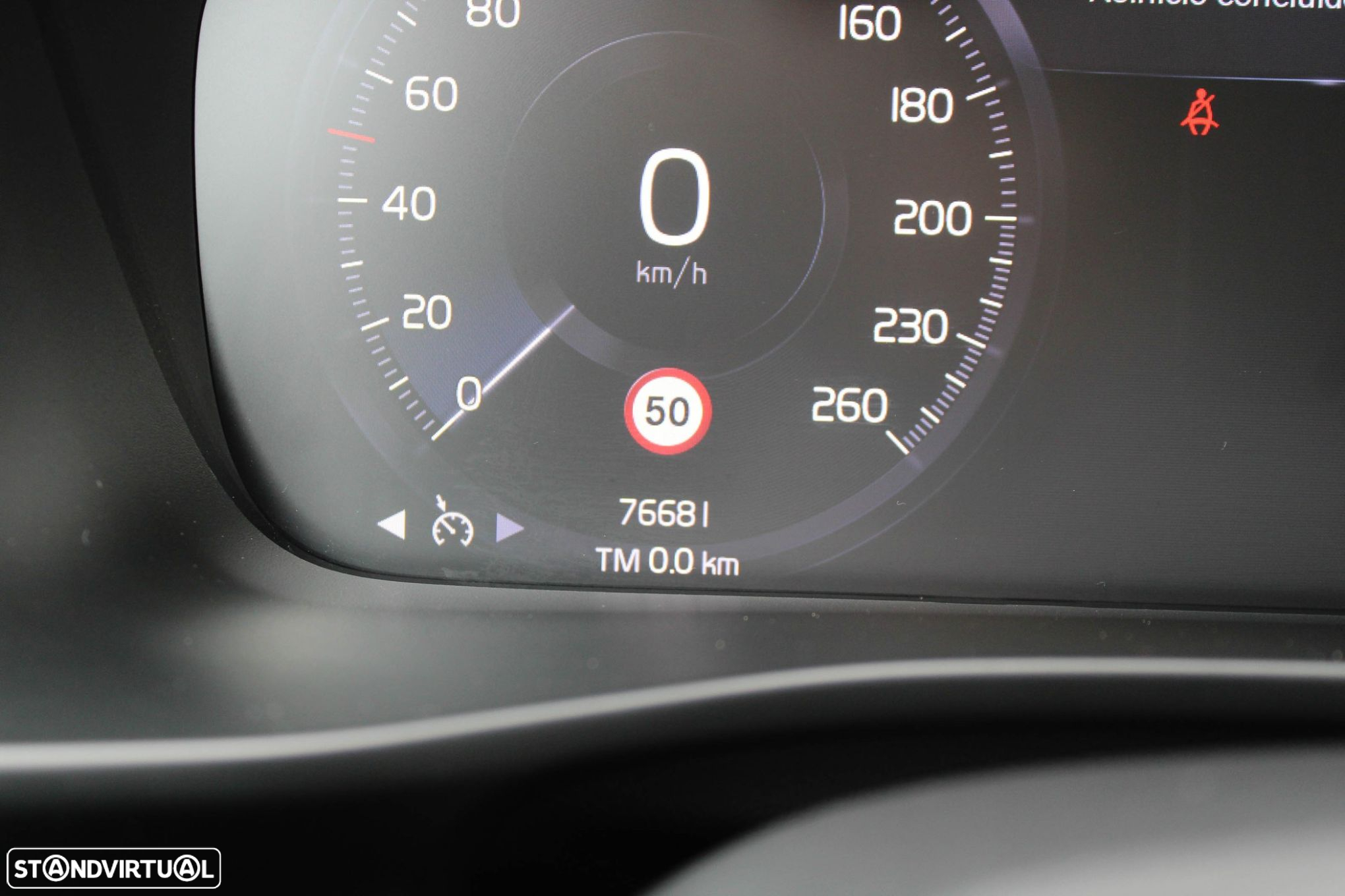 Volvo XC 40 2.0 D3 Momentum Core - 31