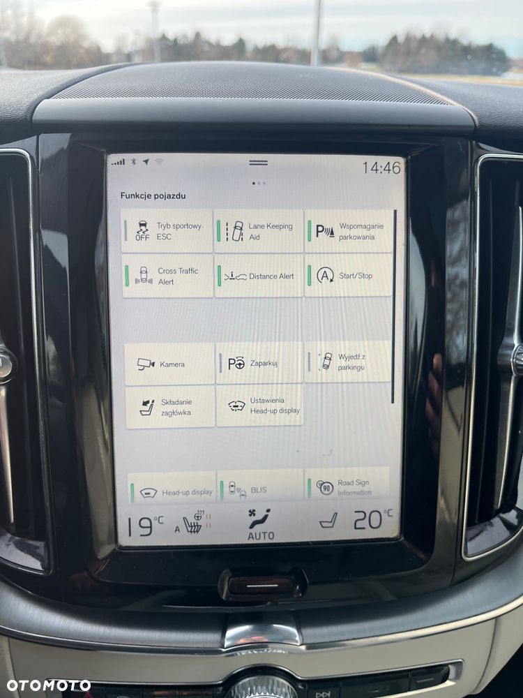 Volvo XC 60 T6 AWD Geartronic Momentum Pro - 27