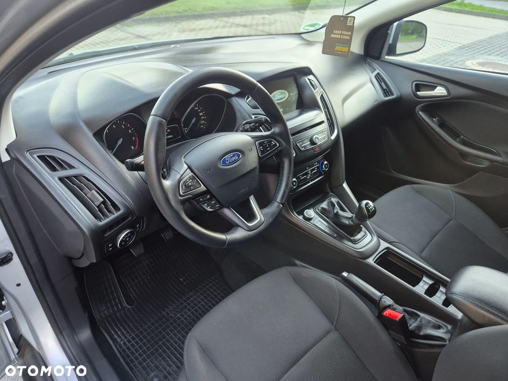 Ford Focus 1.0 EcoBoost Trend Edition Business - 27