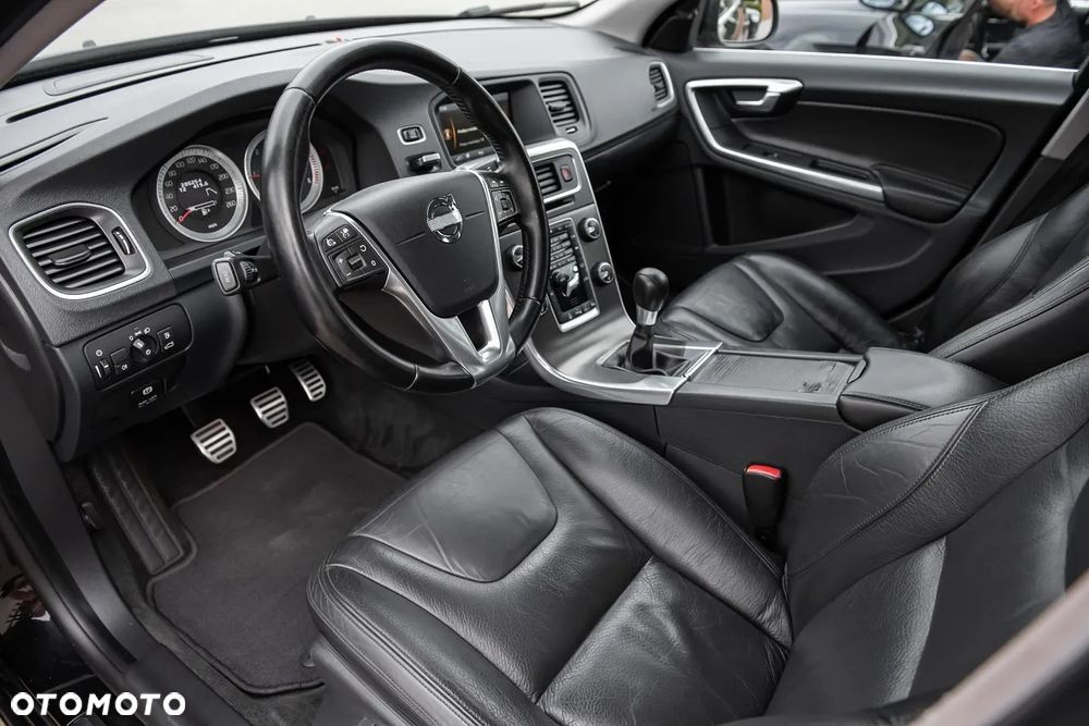 Volvo V60 D2 Summum - 15