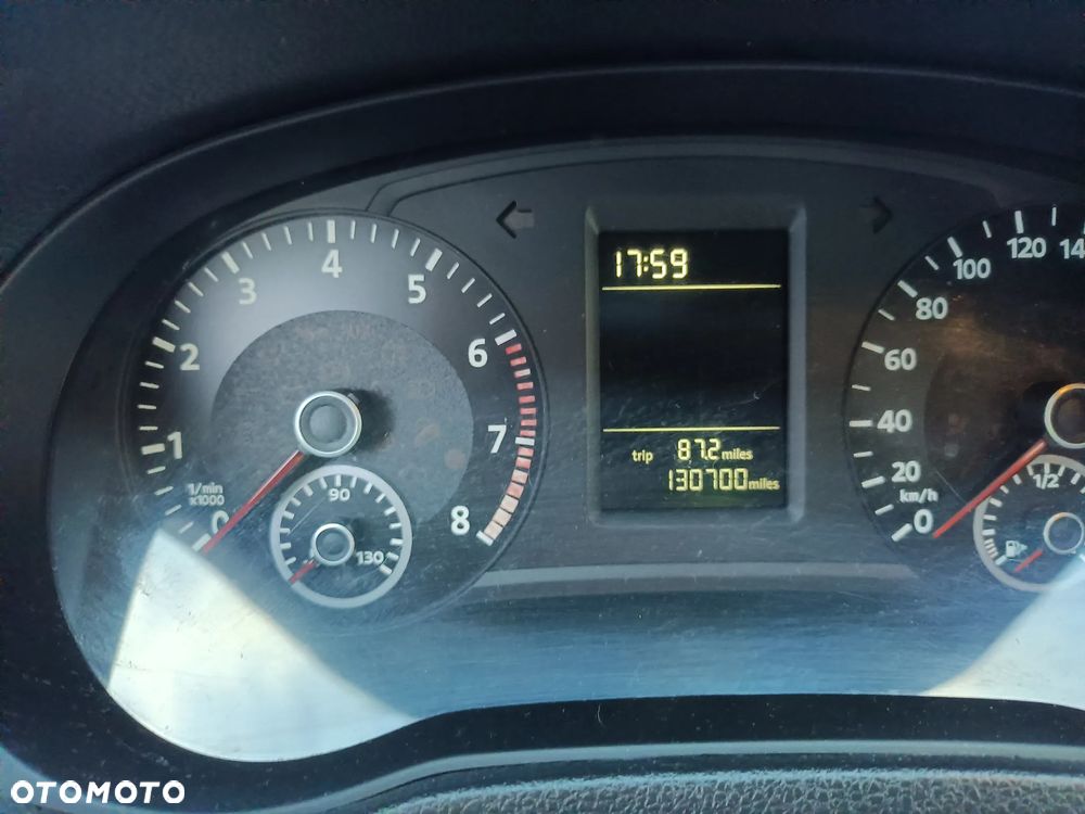 Volkswagen Passat - 9