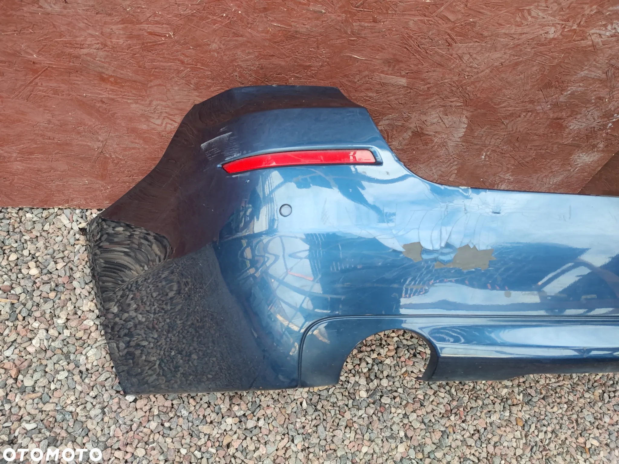 BMW F11 / F11N ORYGINALNY ZDERZAK TYŁ POD: PDC ( CZUJNIKI PARKOWANIA ORAZ WYDECH 535D ) O NR. 7 254 919 / 7 237 303 OEM W KOLORZE TIEFSEEBLAU METALLIC A76 - 3