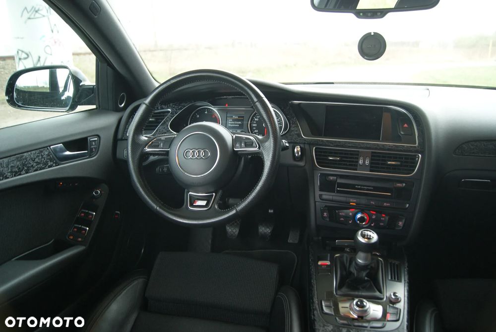 Audi A4 Avant 2.0 TDI DPF clean diesel quattro S line Sportpaket - 23