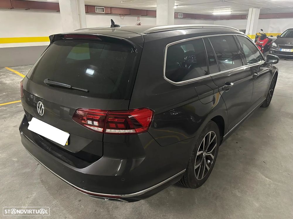 VW Passat Variant 2.0 TDI R-Line DSG - 8