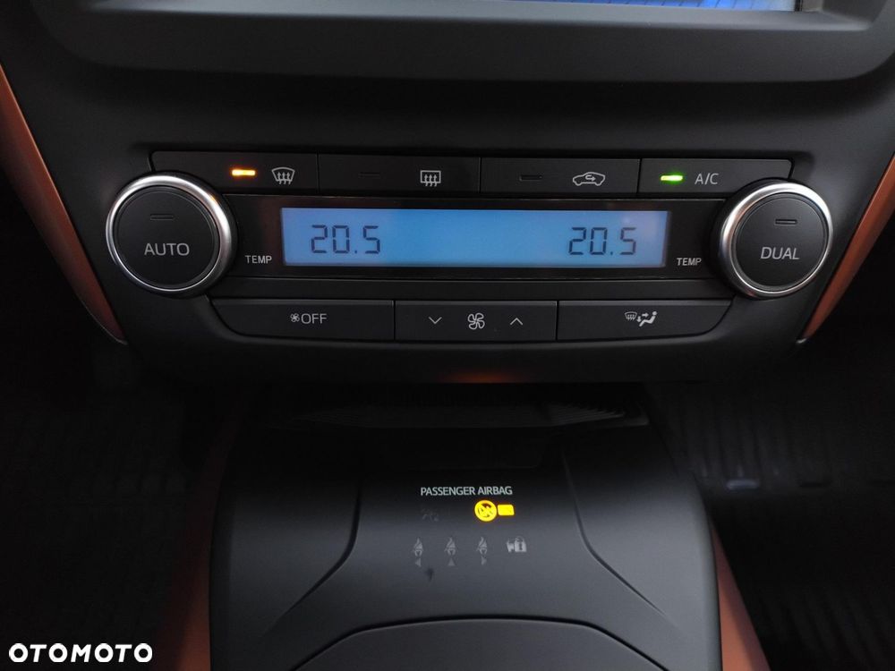 Toyota Avensis 1.8 Premium - 19