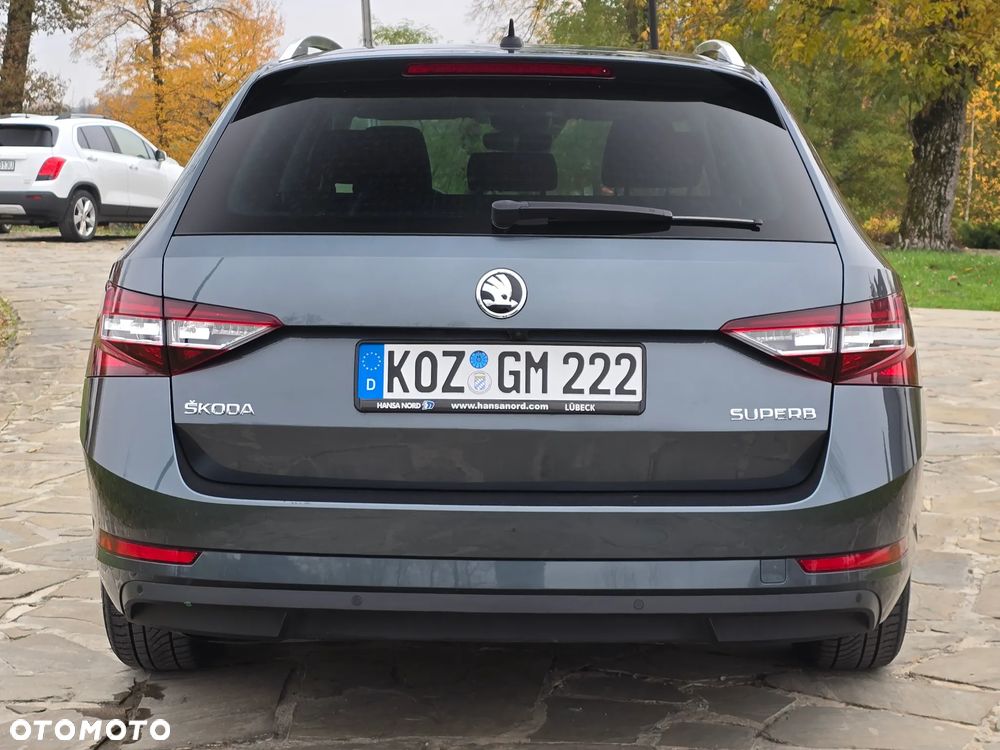 Skoda Superb 2.0 TDI DSG Active - 9