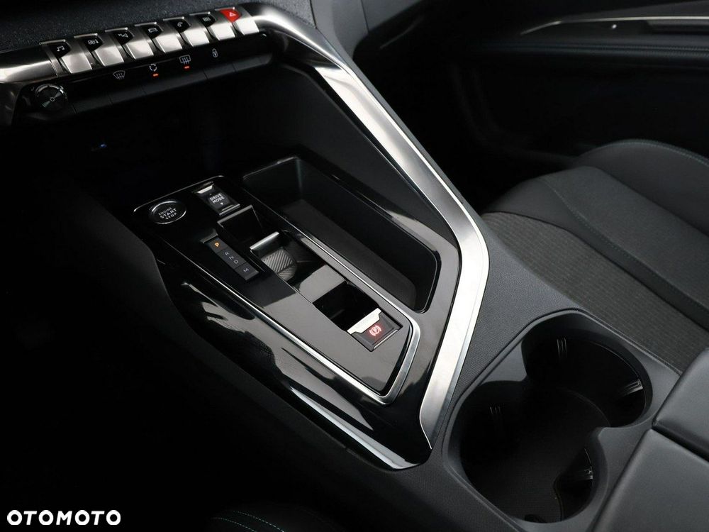 Peugeot 3008 PureTech 130 Stop & Start GPF EAT8 Allure - 31