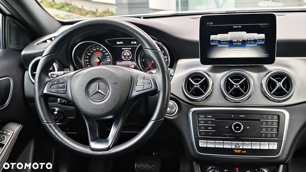 Mercedes-Benz GLA 220 d 4-Matic AMG Line - 17