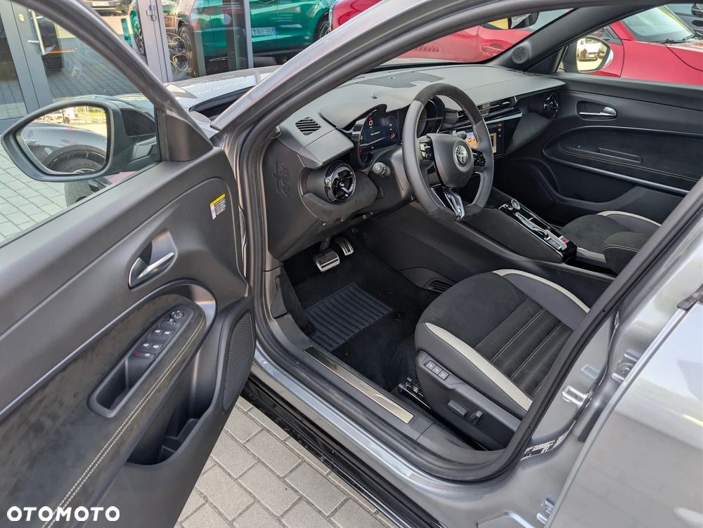 Alfa Romeo Junior 1.2 mHEV Sport Speciale eDCT - 10