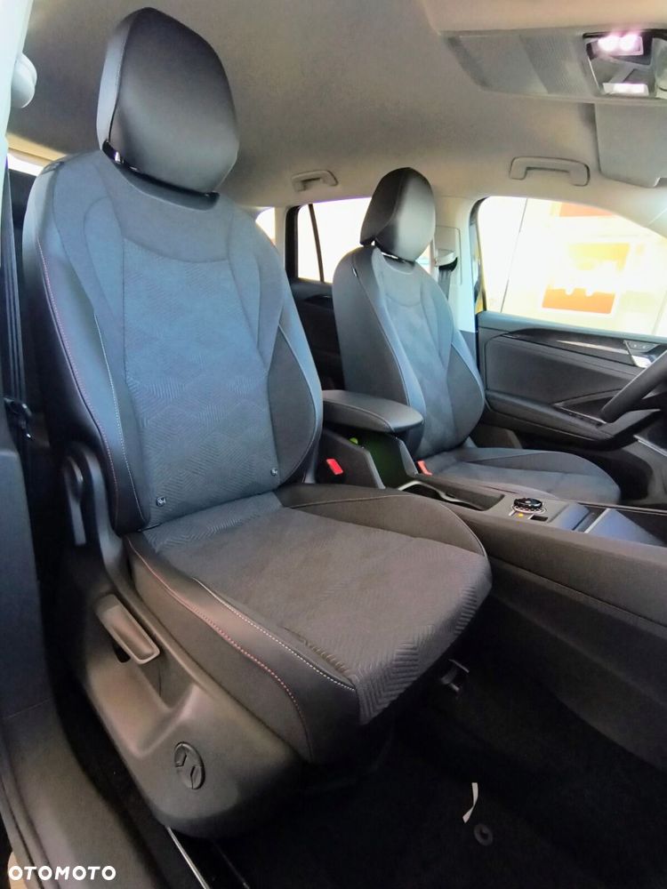 Volkswagen Tiguan - 11