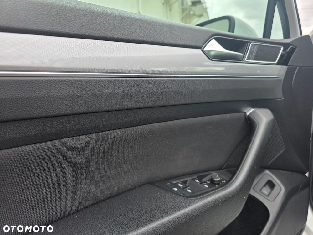 Volkswagen Passat 1.5 TSI EVO Elegance - 14