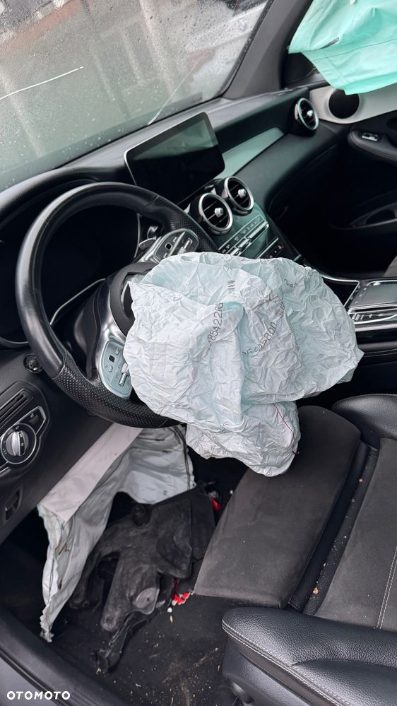 Mercedes-Benz GLC - 25