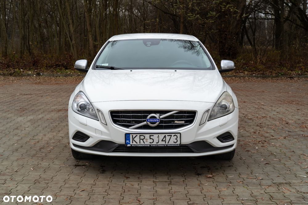 Volvo V60 D3 R-Design - 3