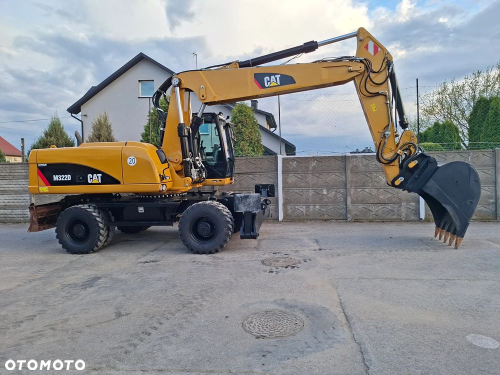 Caterpillar CAT M 322 D - 10